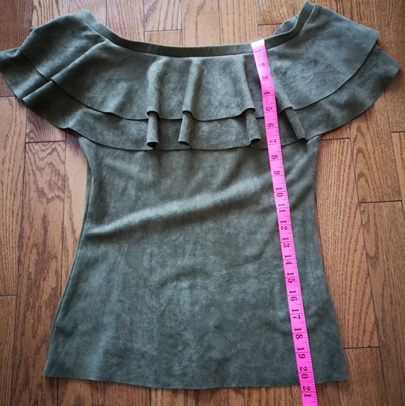 Green Off-the-shoulder Boho top - Picture 5 of 9